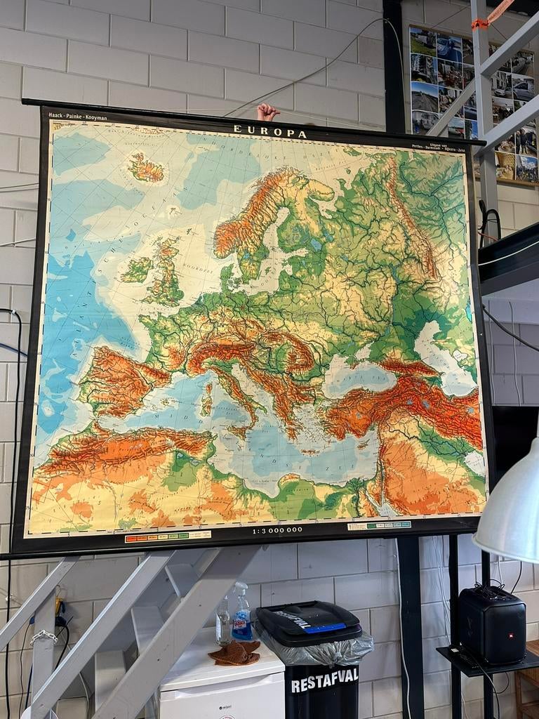 Zeer grote landkaary Europa, Antiek en Kunst, Antiek | Schoolplaten, Ophalen, Aardrijkskunde