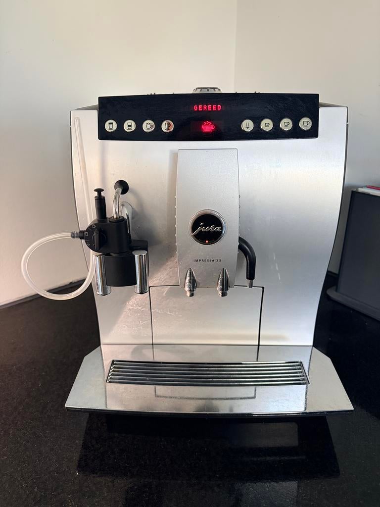 Jura Z5 II volautomatische espressomachine, Witgoed en Apparatuur, Koffiezetapparaten, Ophalen, Gebruikt, Espresso apparaat, Koffiebonen