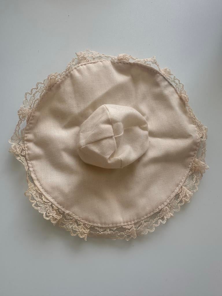 Hoedje voor Barbie, Verzamelen, Poppen, Ophalen of Verzenden, Gebruikt