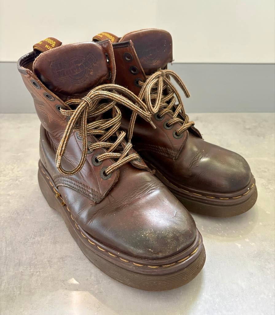 Vintage Dr. Martens bruine schoenen maat 38, Bruin, Lage of Enkellaarzen, Ophalen of Verzenden, Gedragen