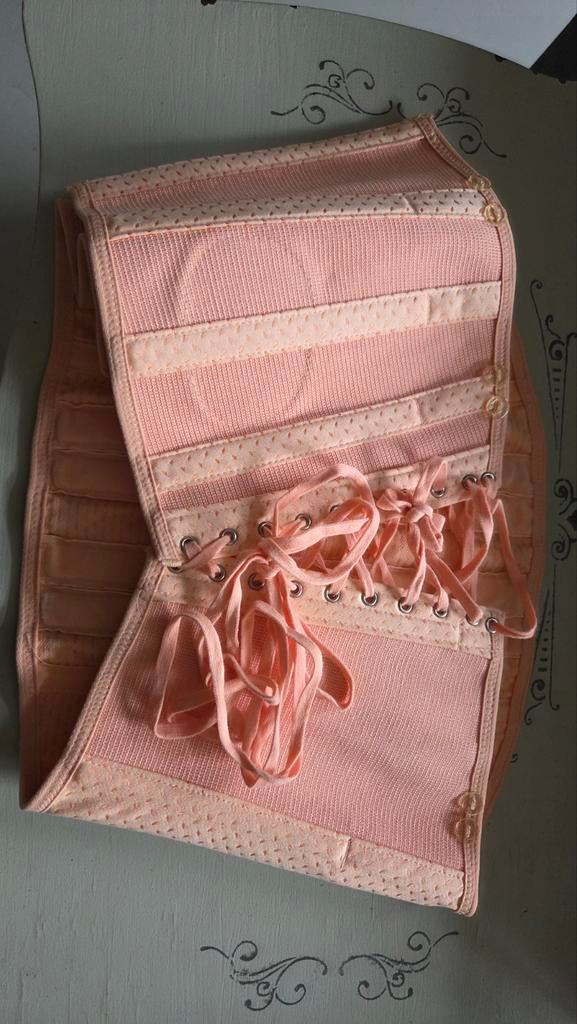 Brocante Frans oud roze corset gemerkt MD
In goede staat, Ophalen of Verzenden