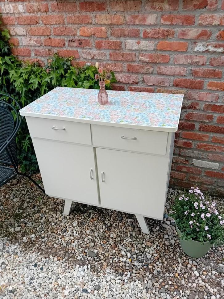 Vintage dressoir met bloemenprint blad, Huis en Inrichting, Kasten | Dressoirs, Gebruikt, 50 tot 100 cm, 25 tot 50 cm, Met lade(s)