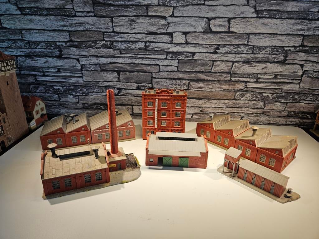 Fabrieksgebouwen industrie N spoor modeltrein 1:160, Hobby en Vrije tijd, Modeltreinen | N-Spoor, Overige merken, Gebruikt, Gelijkstroom of Wisselstroom