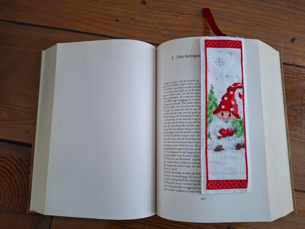 Geborduurde kerst boekenlegger Gnoom., Ophalen of Verzenden, Nieuw