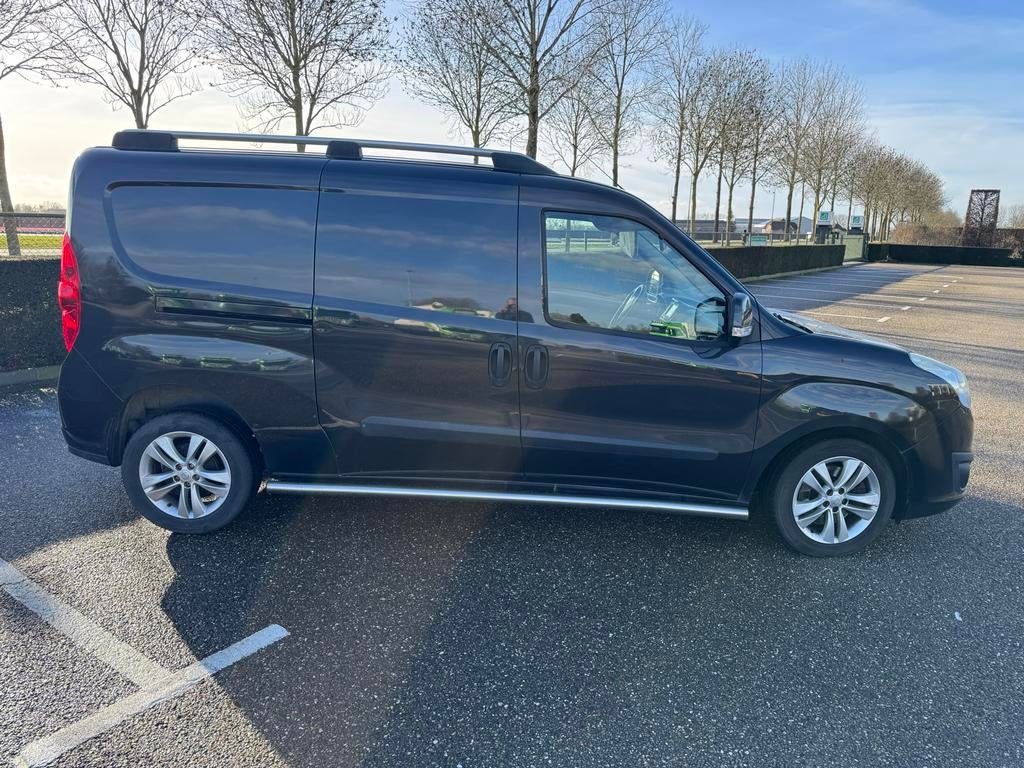 Opel Combo 1.6 liter diesel AUTOMAAT 2014 marge, Euro 5, Stof, Zwart, 4 cilinders