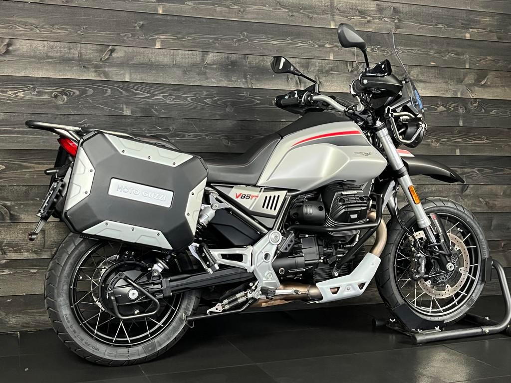 Moto Guzzi V85 TT TRAVEL E5 (bj 2023), Bedrijf, Meer dan 35 kW, Toermotor, 850 cc