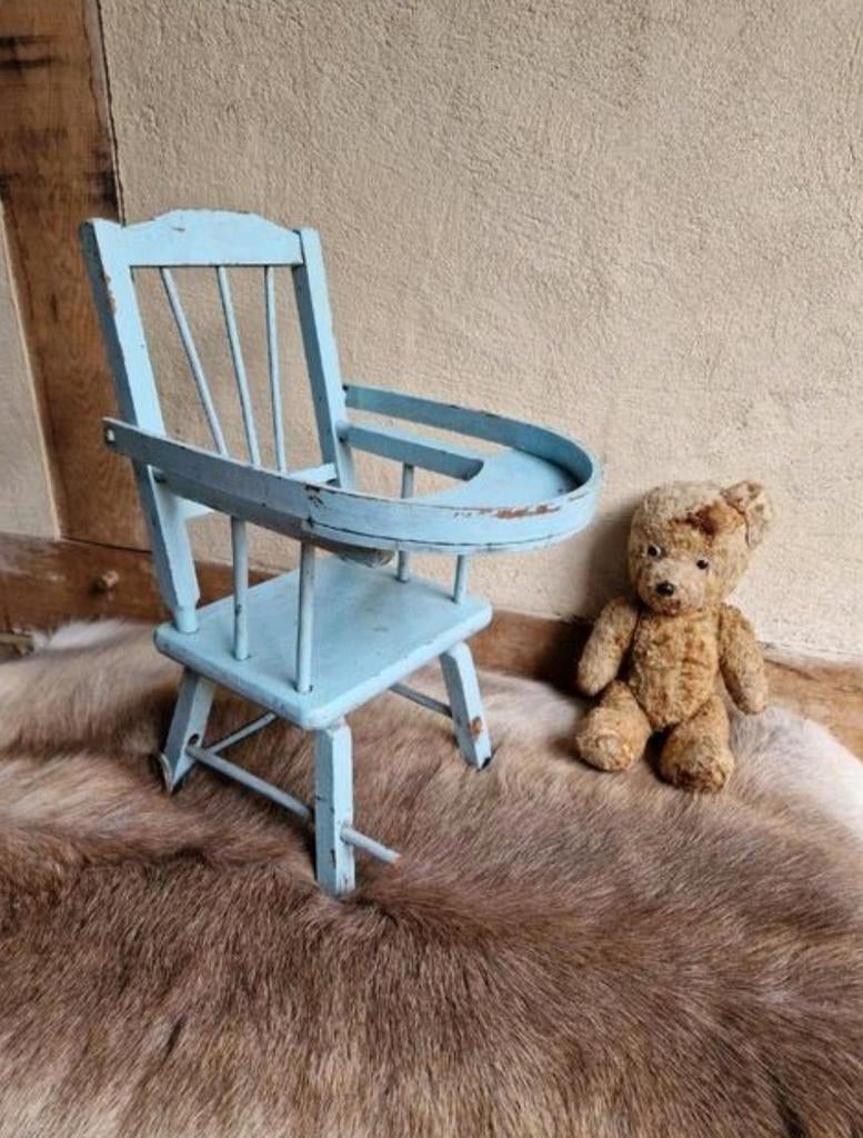 BROCANTE HOUTEN POPPENSTOELTJE, Ophalen of Verzenden