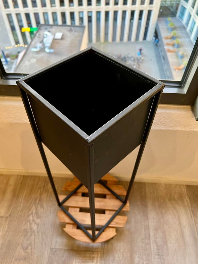 Plantenbak 🌿 Incl. houten planten trolley, Ophalen, Minder dan 60 cm, Vierkant, Zo goed als nieuw