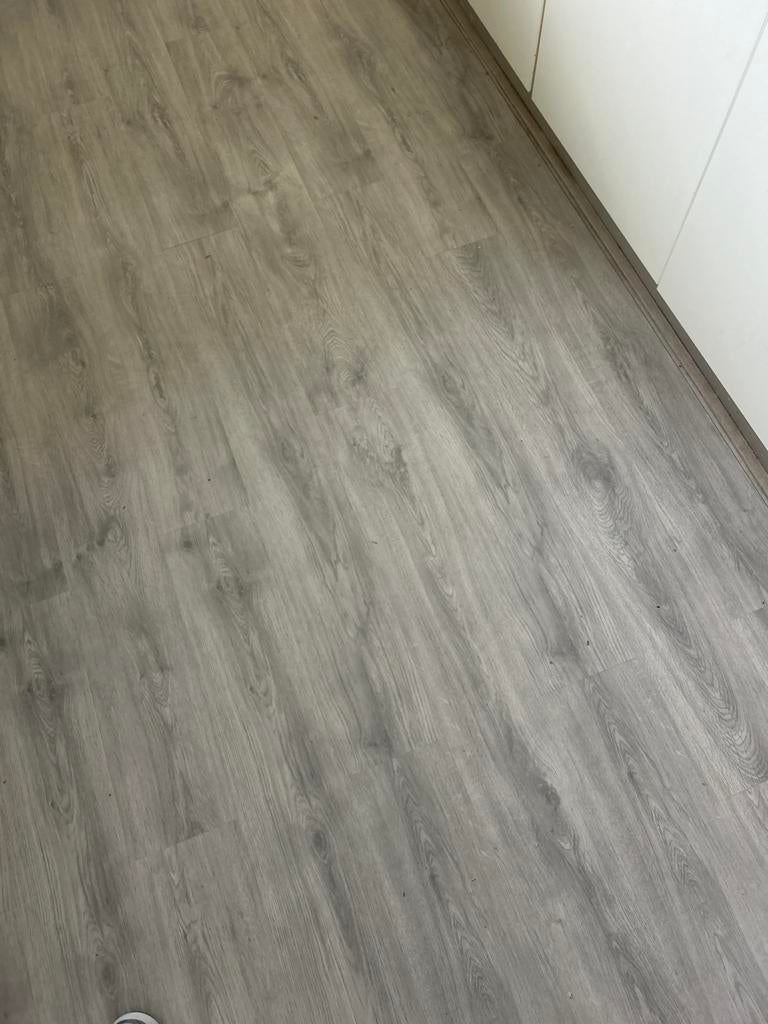 Gratis laminaat vloer ( voor eengezinswoningen), Doe-het-zelf en Verbouw, Vloerdelen en Plavuizen, Gebruikt, Laminaat, Hout, 50 tot 150 cm