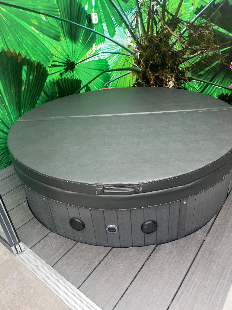 Jacuzzi Spa, Tuin en Terras, Bubbelbaden en Hottubs, Ophalen, Zo goed als nieuw, Filter, Vast