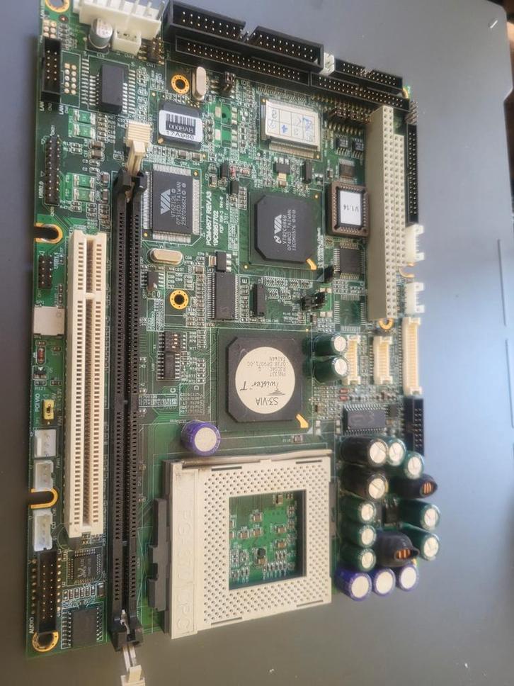 Vintage Moederbord - PCChips M748MRT (Socket 370), Computers en Software, Moederborden, Gebruikt, Intel, Overige soorten, Ophalen of Verzenden