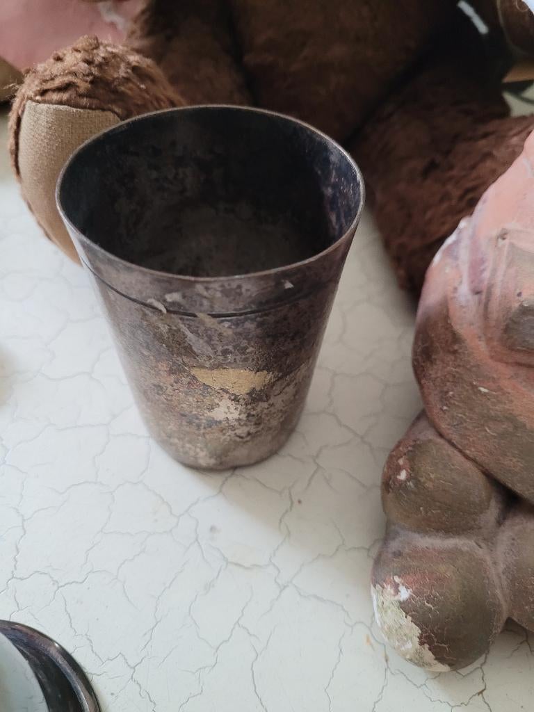 Gegraveerde oude zilveren beker, lepelvaasje, Antiek en Kunst, Curiosa en Brocante, Ophalen of Verzenden