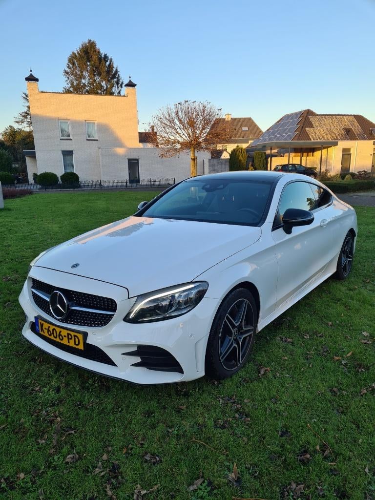 Mercedes-Benz C-Klasse C300 258pk 9G-TRONIC 2020 Wit amg, Auto's, Mercedes-Benz, Automaat, Achterwielaandrijving, 1800 kg, 4 cilinders