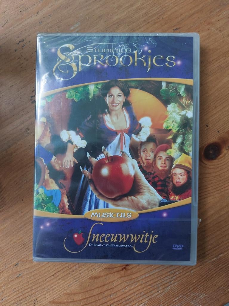 Studio 100 sprookjes DVD - sneeuwwitje musical, Cd's en Dvd's, Ophalen of Verzenden