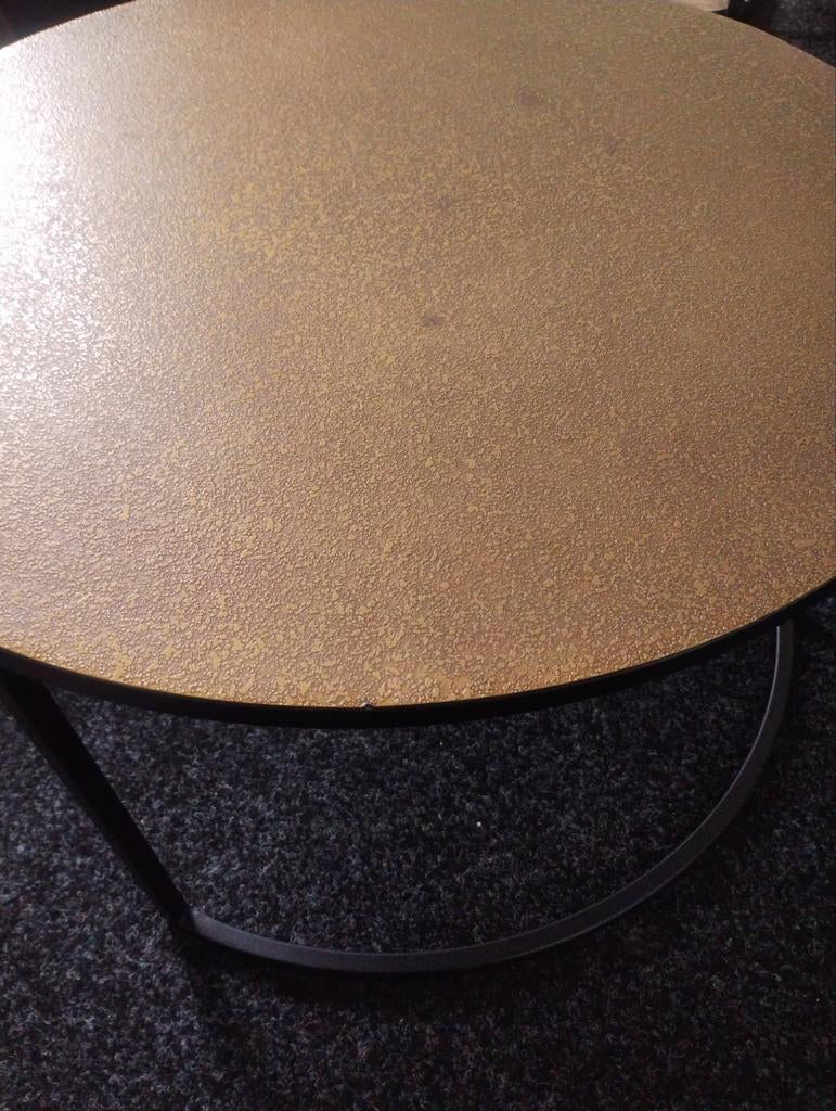 Mooie rode tafel met koperen blad. Nieuw!!, Ophalen, 50 tot 100 cm, Metaal, Minder dan 50 cm