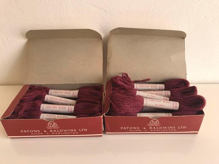 Borduurwol Patons Beehive, kleur 1843, originele doos, Hobby en Vrije tijd, Borduren en Borduurmachines, Nieuw, Handborduren, Ophalen of Verzenden