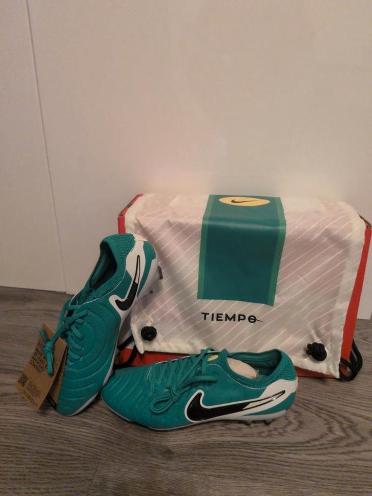 Nike Tiempo Legend 10 Elite Emerald - Maat 39, Sport en Fitness, Voetbal, Nieuw, Schoenen, Ophalen of Verzenden