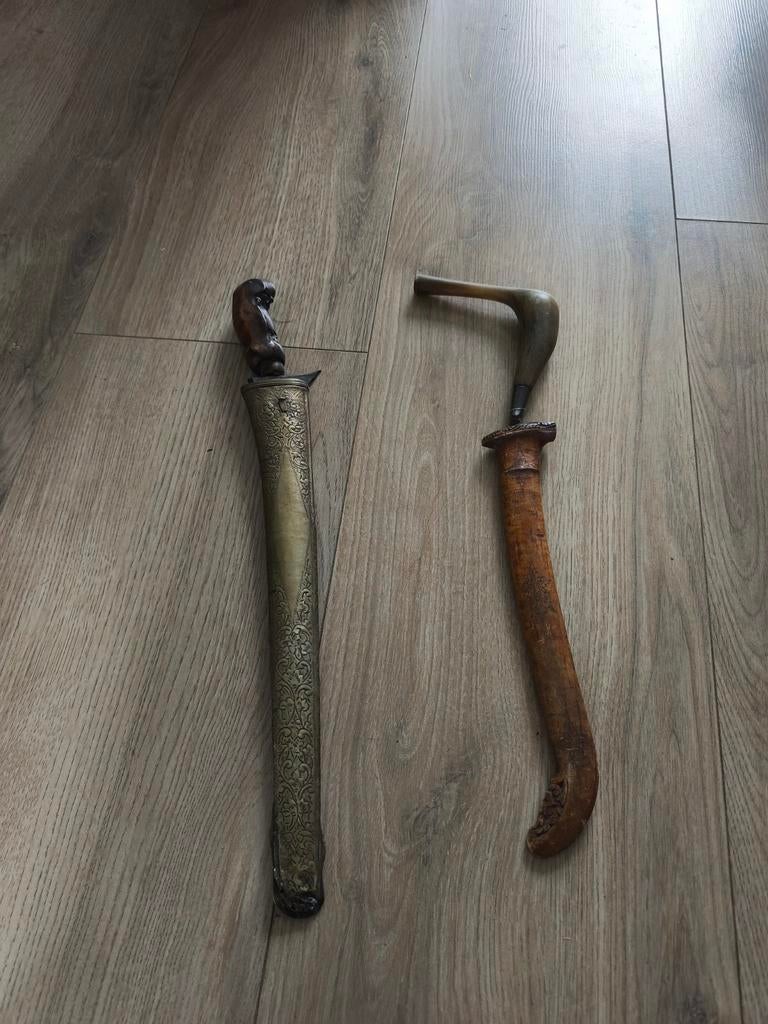 Twee antieke Indonesische messen (Keris en Golok), Ophalen of Verzenden
