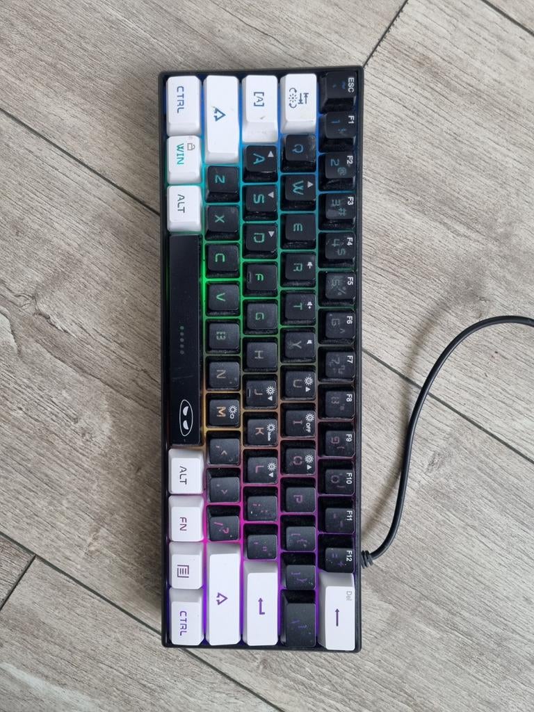 Magegee membraan toetsenbord, Computers en Software, Dockingstations, Laptop, Zo goed als nieuw, USB-hub, Magegee