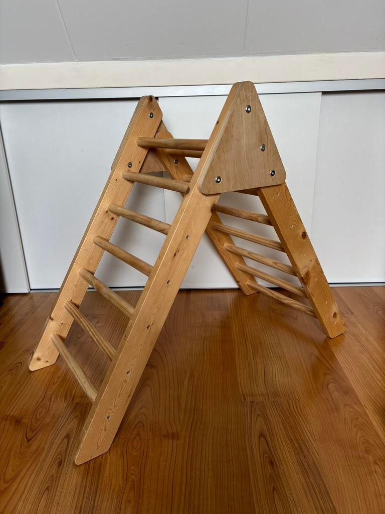Houten klimrek driehoek klimdriehoek Aldi, Kinderen en Baby's, Speelgoed | Houten speelgoed, Ophalen of Verzenden, Zo goed als nieuw