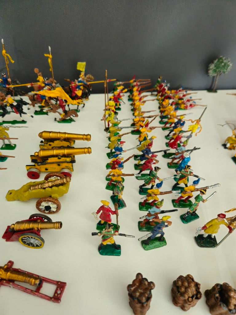 175 stuks tinnen Napoleon soldaatjes en kanonnen, Ophalen of Verzenden, Gebruikt