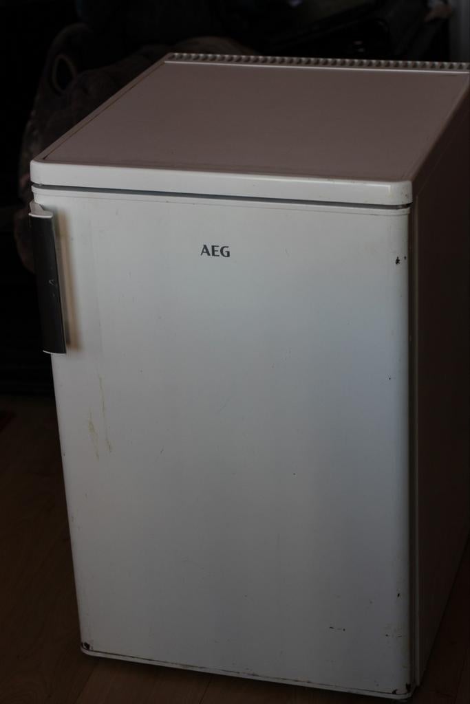 Tafelmodel koelkast AEG, Witgoed en Apparatuur, Vriezers en Diepvrieskisten, Minder dan 85 cm, Minder dan 60 cm, Ophalen of Verzenden