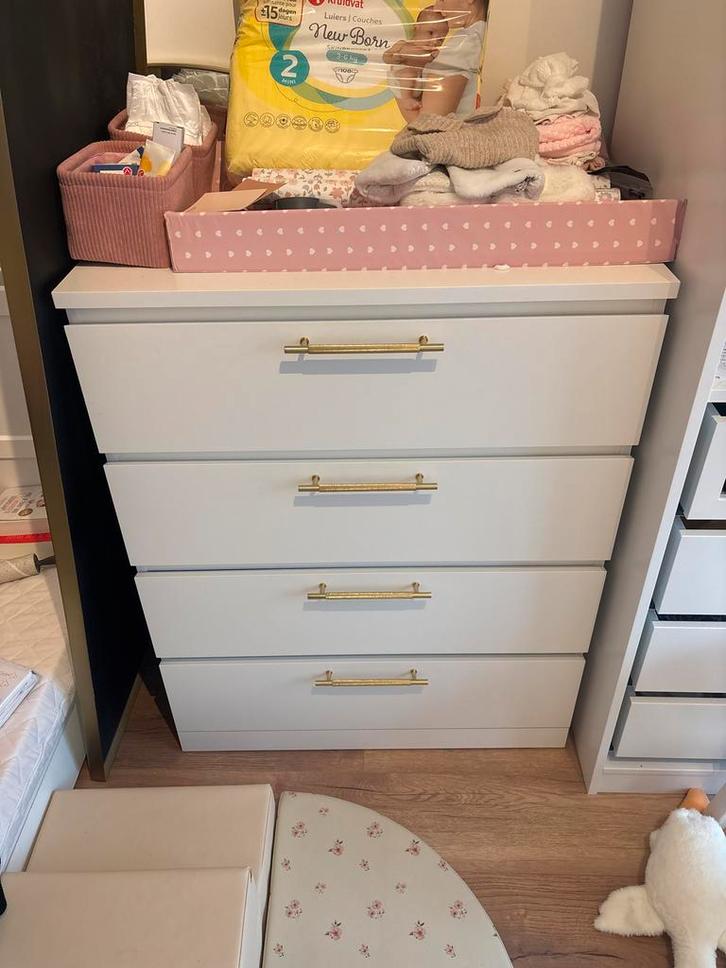 Ikea MALM kast met gouden handvatten - uitstekende staat!, Huis en Inrichting, Kasten | Kledingkasten, Zo goed als nieuw, 100 tot 150 cm