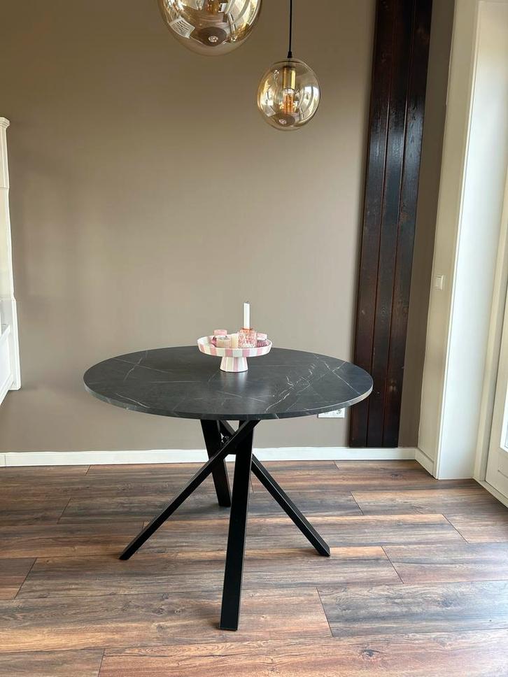 Ronde marmeren eettafel, Huis en Inrichting, Tafels | Eettafels, Zo goed als nieuw, 100 tot 150 cm, Vier personen, Rond, Metaal