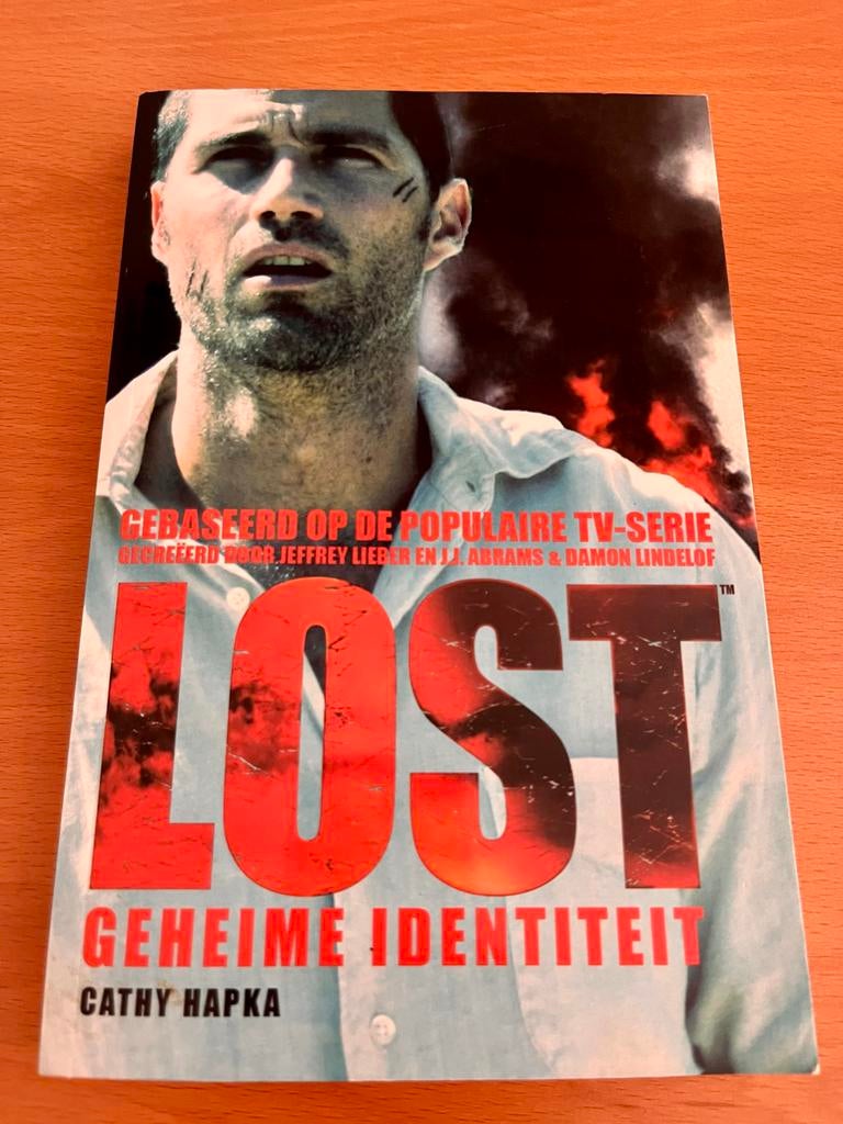 Lost: Geheime Identiteit - Cathy Hapka, Boeken, Ophalen of Verzenden, Zo goed als nieuw, Nederland