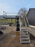 Stalen trap met bordes gegalv hoog 2.6/2,7mtr nor030