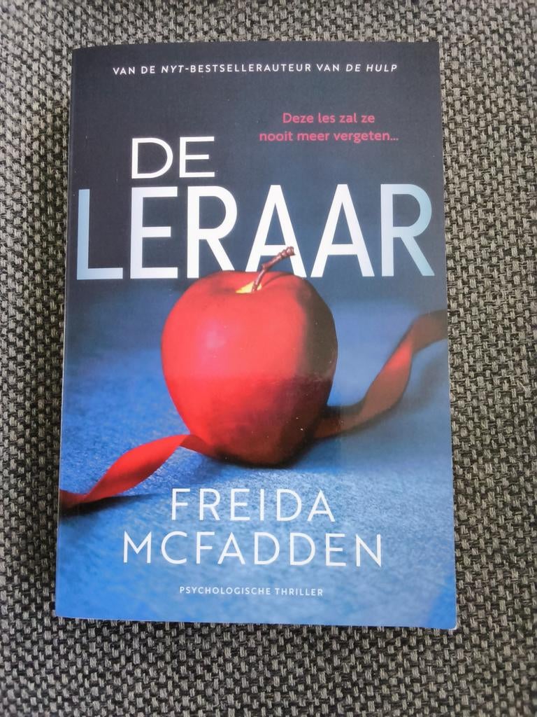 Freida McFadden - De leraar - 1x gelezen, Ophalen, Zo goed als nieuw, Freida McFadden
