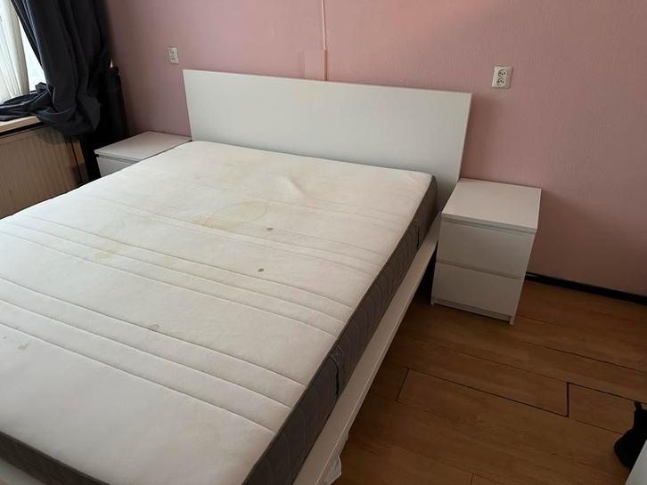 Malm Bedframe, Matras & Nachtkastjes, Huis en Inrichting, Slaapkamer | Bedden, Gebruikt, Tweepersoons, 160 cm, 200 cm, Hout, Wit