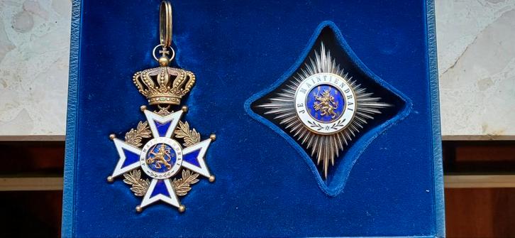 Grootofficier Orde van Oranje Nassau in etui, Postzegels en Munten, Penningen en Medailles, Overige materialen, Nederland, Ophalen of Verzenden