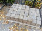 Gratis af te halen klinkers 14x14 7 dik, Ophalen, Zo goed als nieuw, Beton, Klinkers