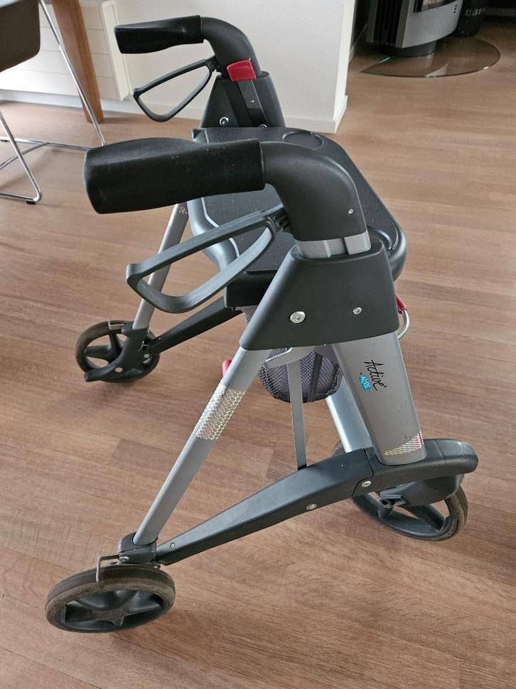Stevig inklapbare 'Active' rollator met mandje, Diversen, Rollators, Gebruikt, Lichtgewicht, Opvouwbaar, Ophalen