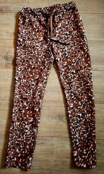 Bruine Broek met Print - Maat M (Zo goed als nieuw) beschikbaar voor biedingen