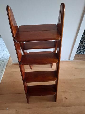 Oud trapje ,bibliotheek trapje mahonie houten vintage trap beschikbaar voor biedingen