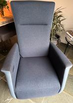Prominent relax-/sta-opstoel., Huis en Inrichting, Fauteuils, Ophalen, Zo goed als nieuw, Minder dan 75 cm, 50 tot 75 cm
