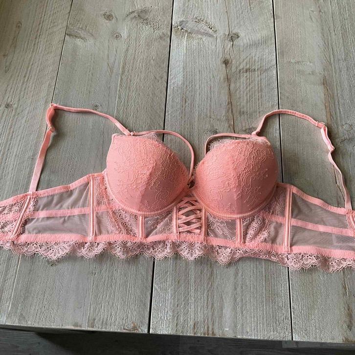 3x mooie bh met kant in goede en nette staat, Kleding | Dames, Ondergoed en Lingerie, BH, Overige kleuren, Ophalen of Verzenden