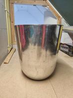 Ijzeren bloemen pot, Ophalen, Zo goed als nieuw