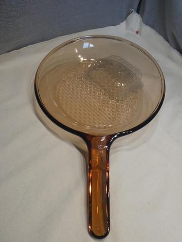 Vintage bruin glas 'VISION' Corning France koekepan beschikbaar voor biedingen