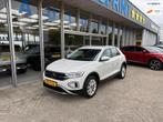 Volkswagen T-Roc 1.5 TSI Style 150PK / CARPLAY / ACHTERUITRI, 1258 kg, Zwart, 4 cilinders, 150 pk