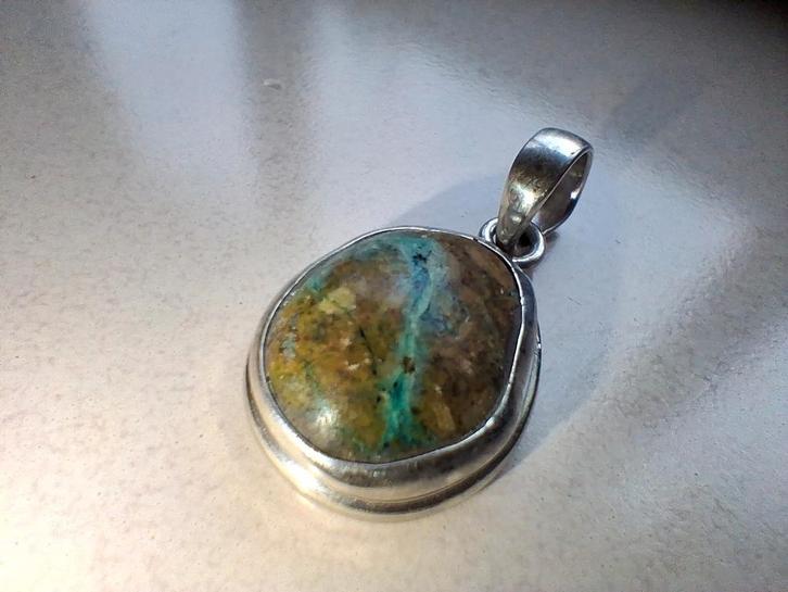 Delicate zilveren hanger met Turquoise., Sieraden, Tassen en Uiterlijk, Kettinghangers, Nieuw, Zilver, Blauw, Overige voorstellingen