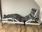 Elektrisch verstelbaar bed + matras, Huis en Inrichting, Slaapkamer | Matrassen en Bedbodems, Ophalen, 90 cm, Eenpersoons, Zo goed als nieuw