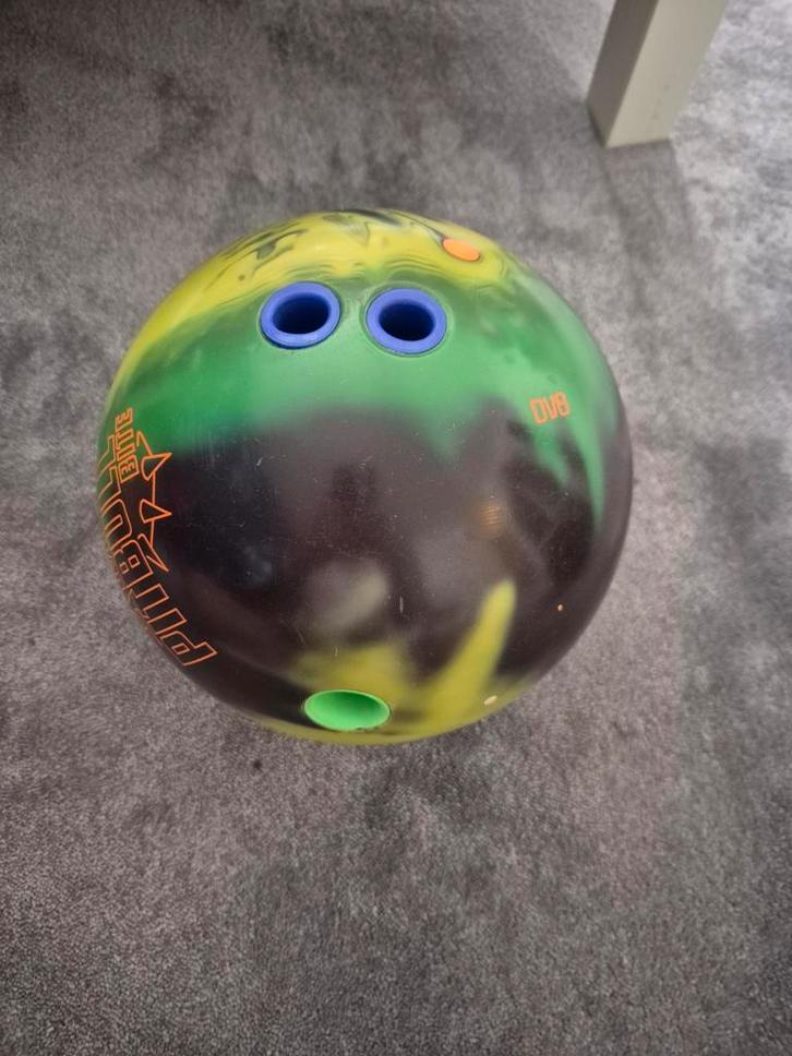 2 Gebruikte Bowlingballen - 13 & 14 pond, Sport en Fitness, Bowlen, Ophalen