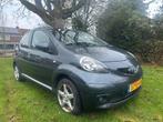 Toyota Aygo 1.0 12V Vvt-i 5DRS 2006 Grijs, Auto's, Voorwielaandrijving, 4 stoelen, 68 pk, Origineel Nederlands