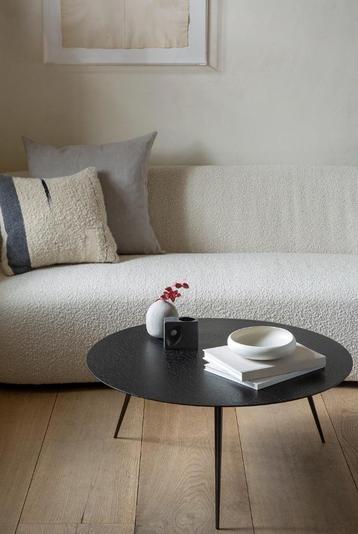 ETHNICRAFT LUNA COFFEE TABLE - LAVA LINEAR BLACK  Ethnicraft beschikbaar voor biedingen