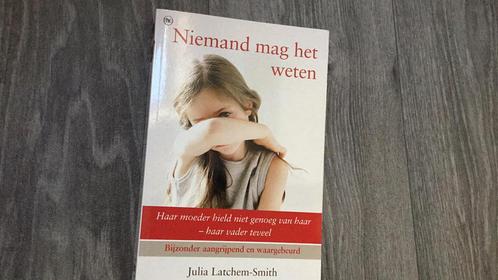 J. Latchem-Smith - Niemand mag het weten, Boeken, Literatuur, Zo goed als nieuw, Nederland, Ophalen of Verzenden