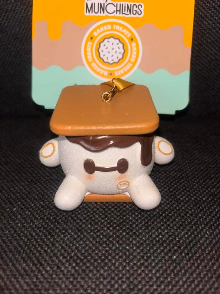 Toasted S’mores Baymax” Disney Munchlings ornament., Verzamelen, Overige Verzamelen, Nieuw, Ophalen of Verzenden