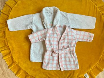 Twee baby badjassen / maat 74 en maat 86 / 92 beschikbaar voor biedingen
